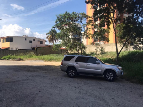 En Venta Terreno En El Triángulo Del Este De Bqto. Emss  