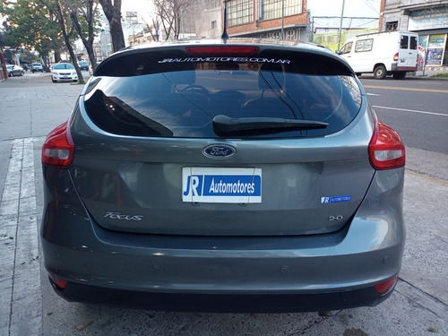 Imagen 5 de 10 de Ford Focus Se Plus Mt 5 Puertas Full 2.0