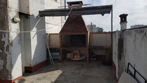 Imagen 23 de 26 de 3 Amb Al Frente Con Balcon ! Pisos Parquet !!! A Mts De Rivadavia - Visitelo...