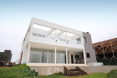 Casa En Venta Al Lago En Puertos - Nordelta Ii