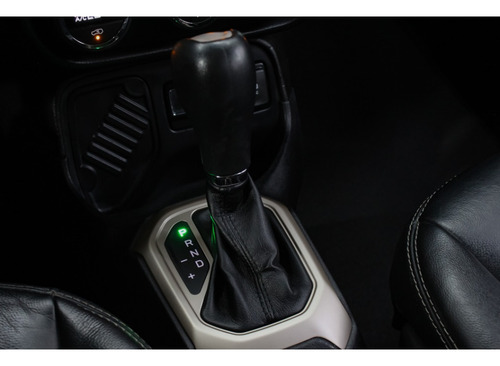 Jeep Renegade 1.8 16V FLEX LONGITUDE 4P AUTOMÁTICO