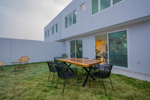 Casa En Venta En La Vista Residencial El Refugio Queretaro