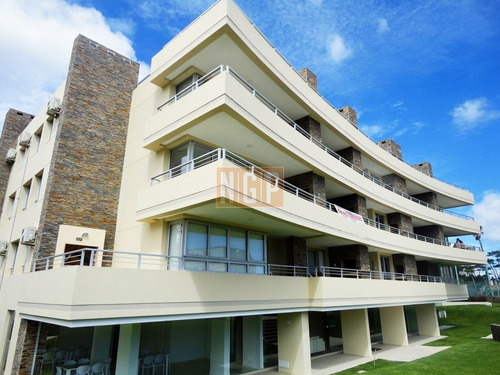 Imagen 12 de 25 de Hermoso Edificio