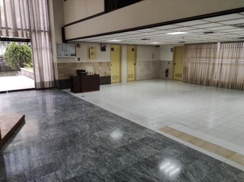 Imagen 4 de 12 de Alquilo Local 450m2 Santa Eduvigis 9570