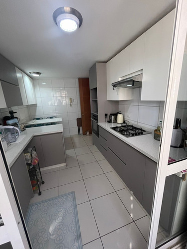 Precioso!! Remodelado - Impecable - 4 D 3 B 2 Estac Y 1 Bod