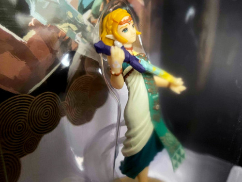 Princess Zelda Tears Of The Kingdom Amiibo (Usado)