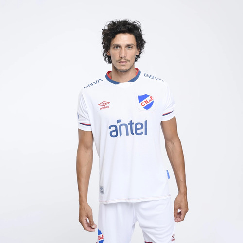 Camiseta Nacional Oficial Umbro Adulto