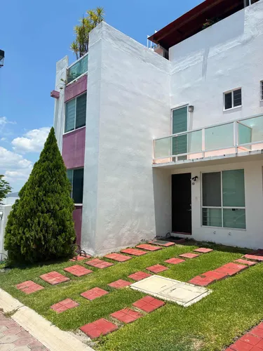 Casa Con Alberca Privada Y Calefacción En Villa Teques.