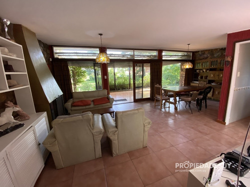 Casa En Venta De Cuatro Dormitorios Con Parrillero Y Garaje- Ref: 795