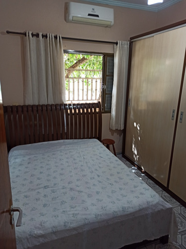 Casa Com 3 Quartos, Solário Com Churrasqueira, Próxima Ao Centro Aceito Carro!