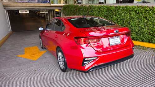 Kia Forte 2.0 L 4 p At