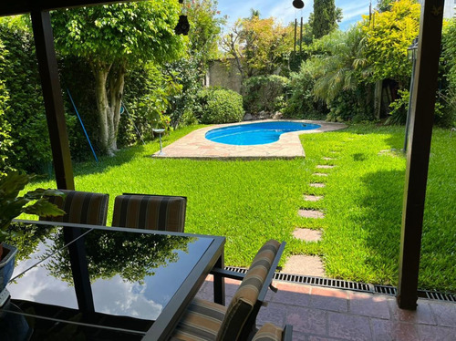 Imagen 24 de 25 de Challet En 2 Plantas , 3 Dorm , Hermoso Jardin, Cerca De Av Del Libertador