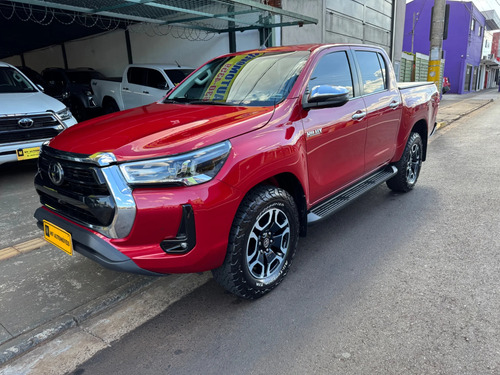 Toyota Hilux 2.8 D-4D TURBO DIESEL CD SRX 4X4 AUTOMÁTICO