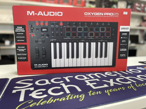 Imagen 1 de 4 de Akai Professional Mpk Mini Mk Iii
