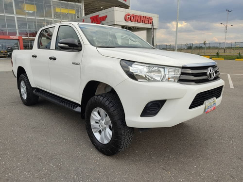 Imagen 2 de 12 de Toyota Hilux 2.7