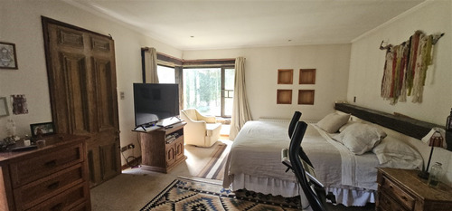 Casa En Venta De 7 Dorm. En Calera De Tango