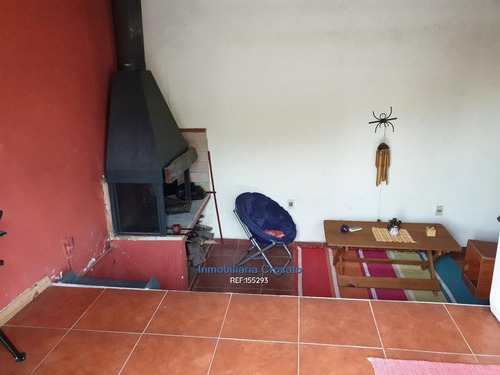 Casa 2 Dormitorios, Estar Con Parrillero A Pasos De Avenida