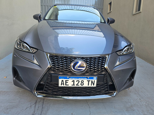 Lexus IS 2.5 300H Luxury