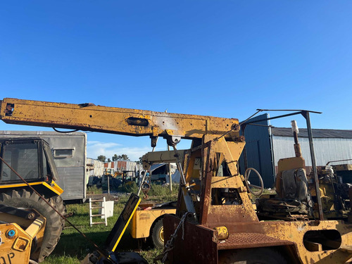 Grua Milanese 3000kg Perkins Diesel
