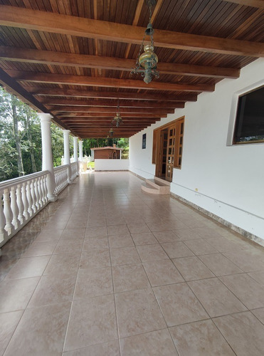 Imagen 18 de 20 de Bella, Amplia Y Segura Casa En Los Castores