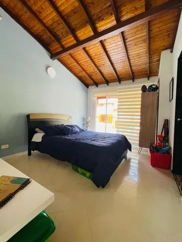 Vendo Casa Unifamiliar En Envigado, Doble Parqueadero.