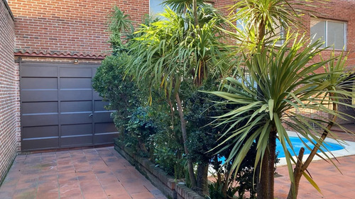 Vendo En Colon Casa Con Piscina , Barbacoa De 3 Dorm. Y Gar