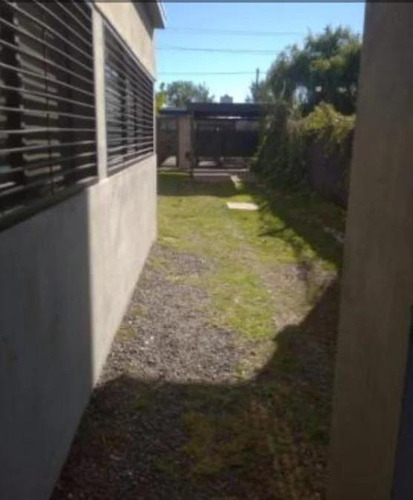 Casa En Venta - 2 Dormitorios 1 Baño - Cocheras - 400mts2 - Manuel B. Gonnet, La Plata