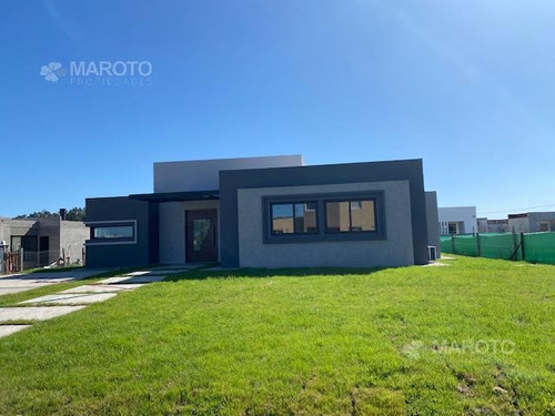 Imagen 3 de 17 de Casa En Venta En Club De Campo Manuel Belgrano - Maroto Propiedades