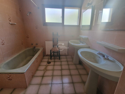 Casa En Venta De 4 Dorm. En Santo Domingo