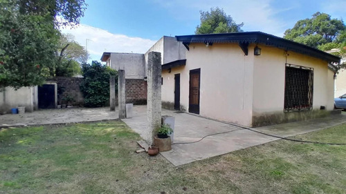Casa Quinta En Venta - 2 Dormitorios 1 Baño - Moreno