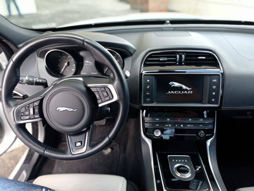 Jaguar Xe 2.0 16v Si4 Turbo Gasolina R-sport 4p Automático