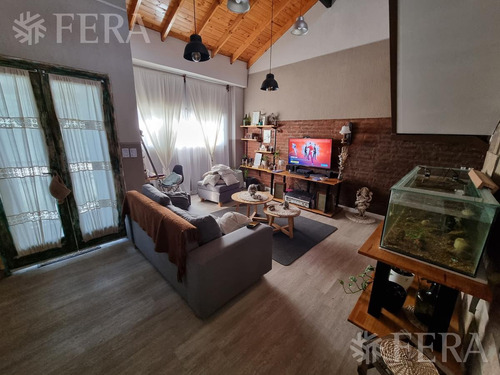 Imagen 2 de 17 de Venta Casa 4 Ambientes Con Cochera Y Patio Con Parrilla En Wilde (30291)