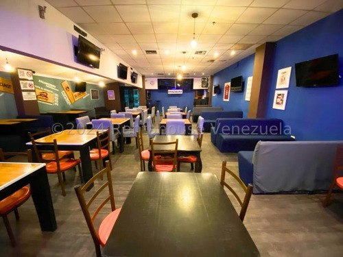 María Valera Te Ofrece A Ti, Inversionista, Gran Oportunidad Venta De Negocio En El Este De Barquisimeto. Alto Tráfico Vehicular Y Peatonal, Amplio Salón Comedor, Estilo Moderno, Ideal Para Disfrutar.