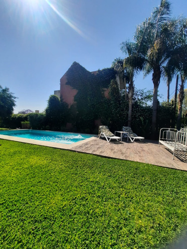 Super Categoría!! Casa En Venta En El Mejor Barrio De La Ciudad De Villa María. Provincia De Córdoba. Sobre Costanera.