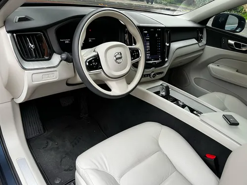 Volvo XC60 2.0 T8 Plus