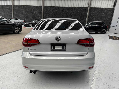 Imagen 3 de 12 de Volkswagen Jetta 2016 2.5 Comfortline At