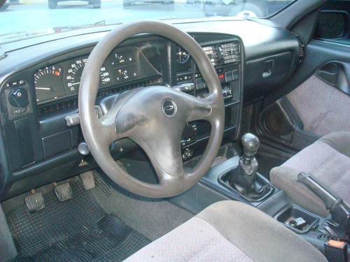 Imagem 13 de 14 de Chevrolet Omega Gls 2.2 Mecânico Gasolina 1997