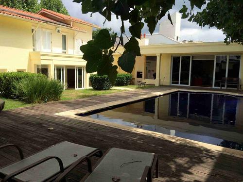 Imagem 2 de 22 de Casa À Venda No Alphaville Residencial 06 Com 4 Dormitórios, Quintal Gramado - Cnc1557