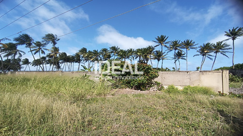 Ideal Vende Terreno Frente Al Mar  En Tucacas De 1350m2 Con Excelente Ubicación En Plena Carretera Nacional Moron Coro.