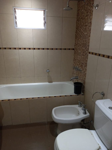 Imagen 20 de 30 de Casa En 2 Plantas A La Venta De 4 Ambientes En Jose C Paz