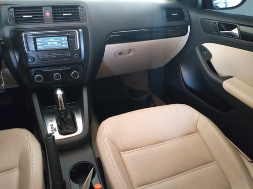 Imagem 8 de 13 de Volkswagen Jetta - 2012/2013 2.0 Comfortline (flex)