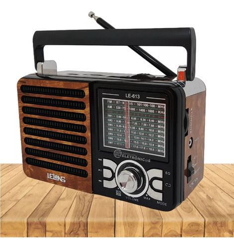 Rádio Com Lanterna E Bluetooth Usb Entrada Sd E Auxiliar P2