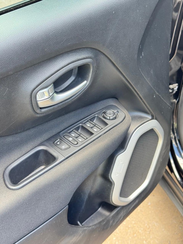 Jeep Renegade 1.8 Flex Aut. 5p