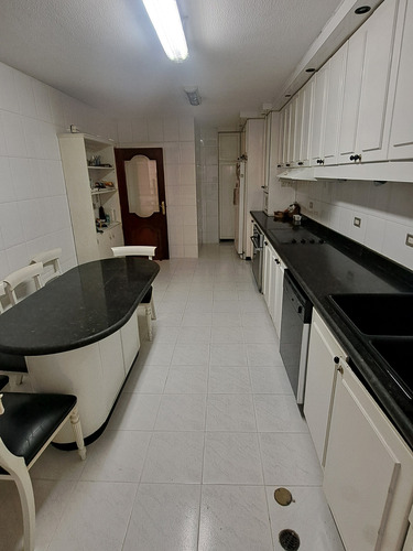 Apartamento En Venta. Urb. Miranda No Incluye Mobiliario