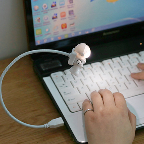 Zl Mini Astronauta Led Usb For Leer En La Computadora