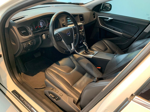 Volvo S 60 Kinetic 1600turbo Aut 4x2 180 Hp