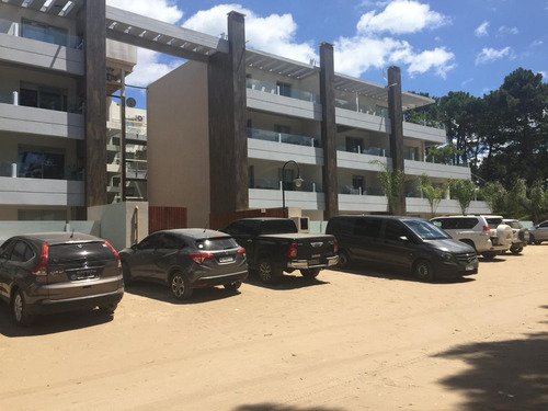 Imagen 10 de 13 de Alquiler En Pinamar. Departamento Con Servicios, Pileta.