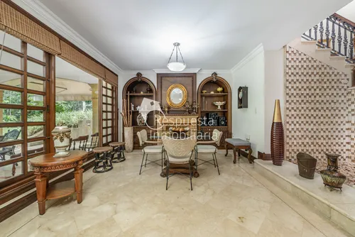 Vendo Hermosa Casa En El Poblado - Como Vivir En Una Finca.