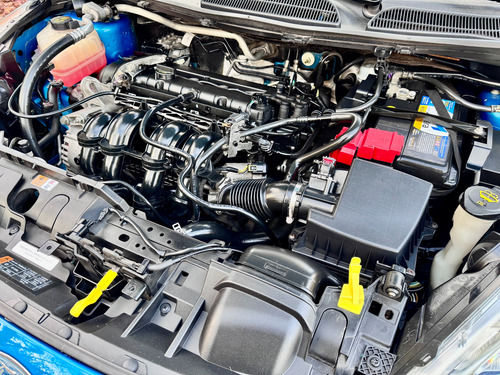 Ford Fiesta Kinetic 1.6 Sedan Titanium Powershift 120cv