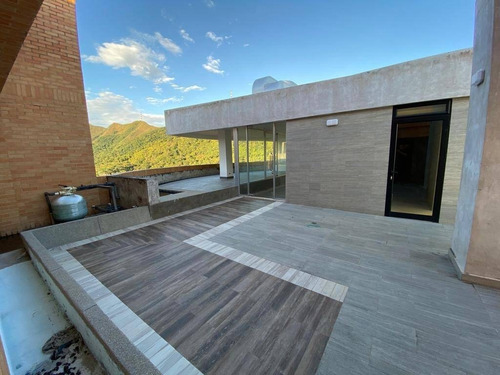 Imagen 22 de 28 de Adriana Castellanos Ofrece Espectacular Penthouse En Venta En La Trigaleña Cod. 166138